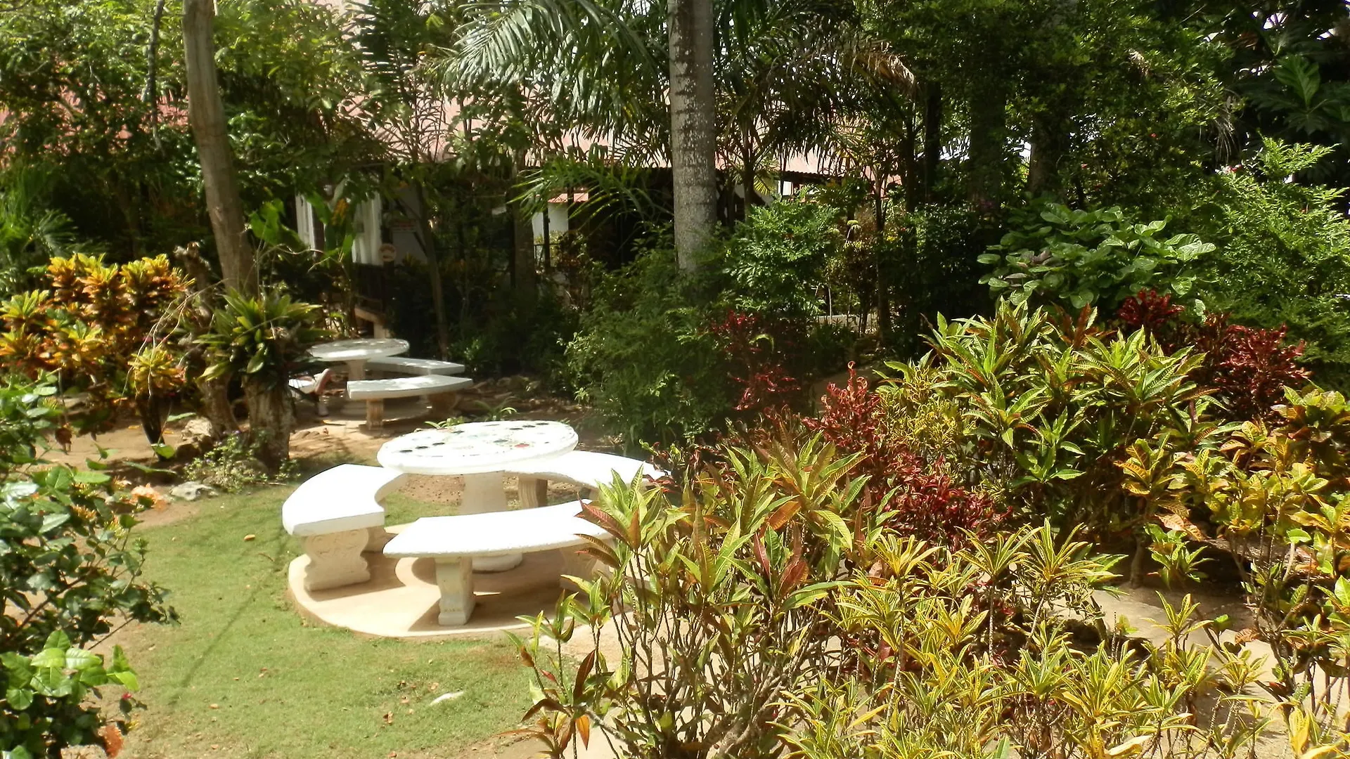 Cottages At Yoga Center Negril 2*,  Jamaica